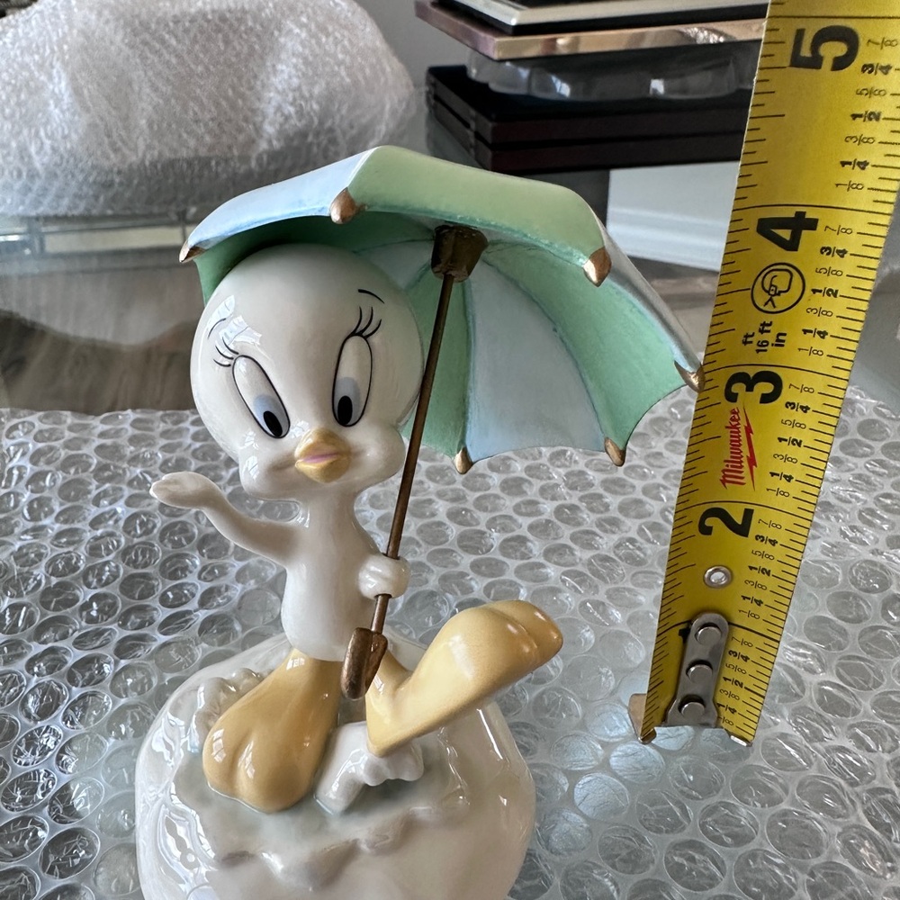 Lenox Ceramic Tweety Bird Figurine with Pastel Umbrella - Yellow & Mint - Picture 2 of 3